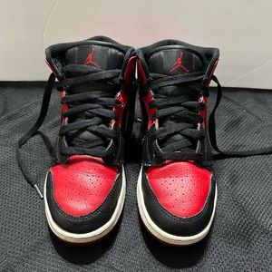 Nike Jordan 1s ( banned ) GS 4.5